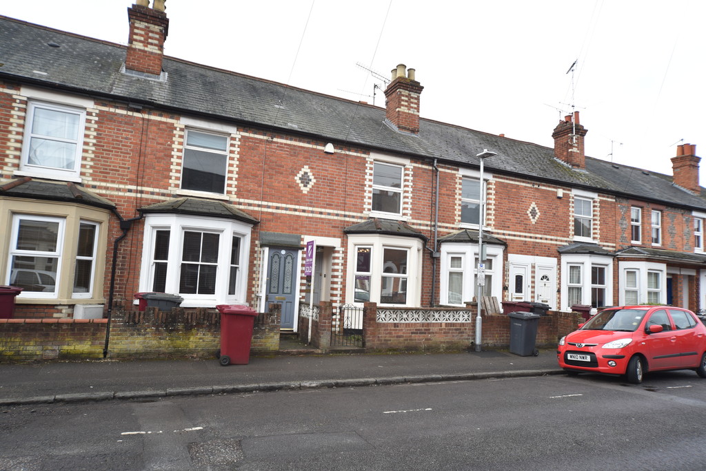 Martin & Co Reading Caversham 3 bedroom Terraced House Let in Kings