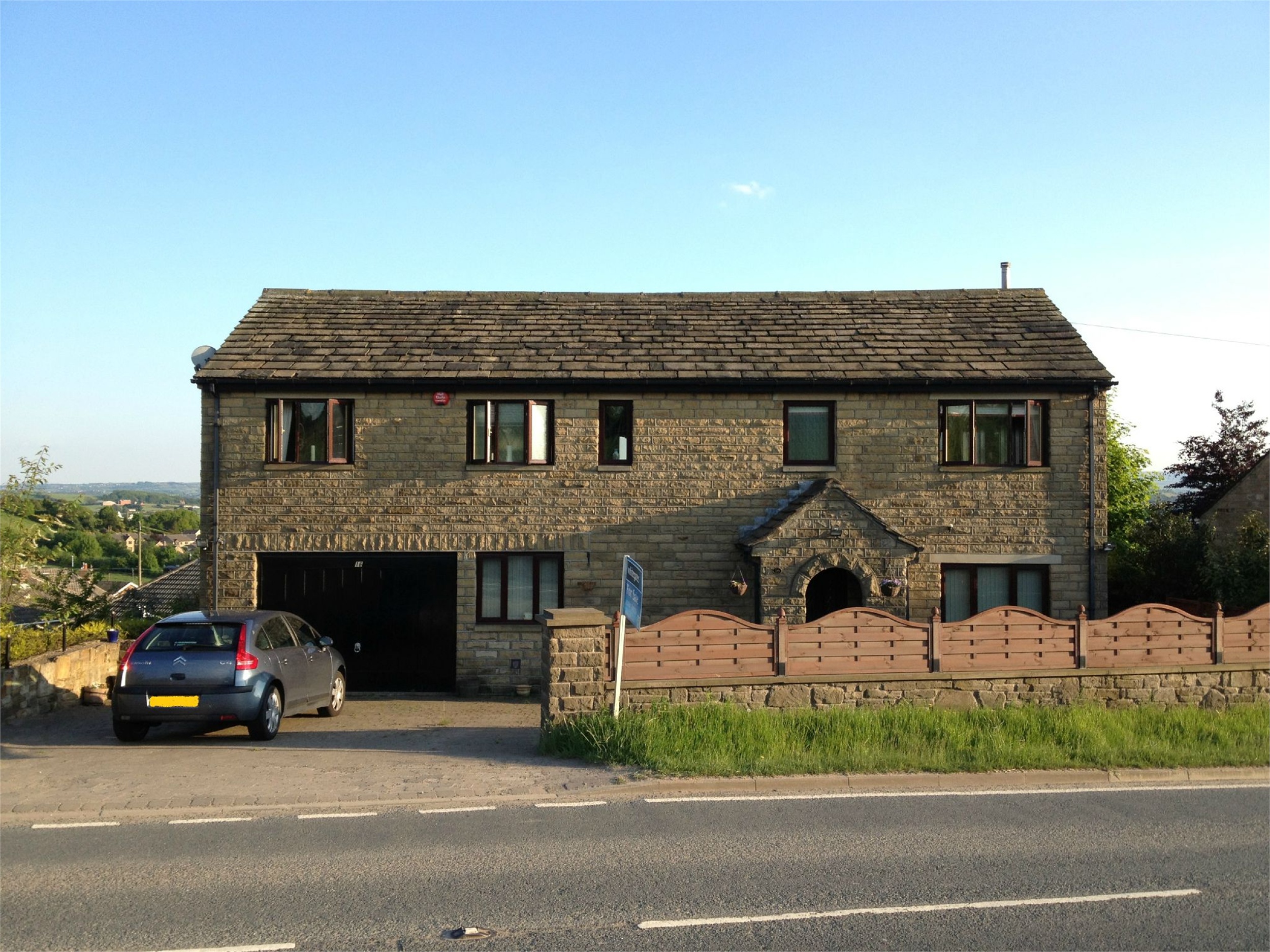 Whitegates Huddersfield 3 bedroom Detached House For Sale in Moor Top