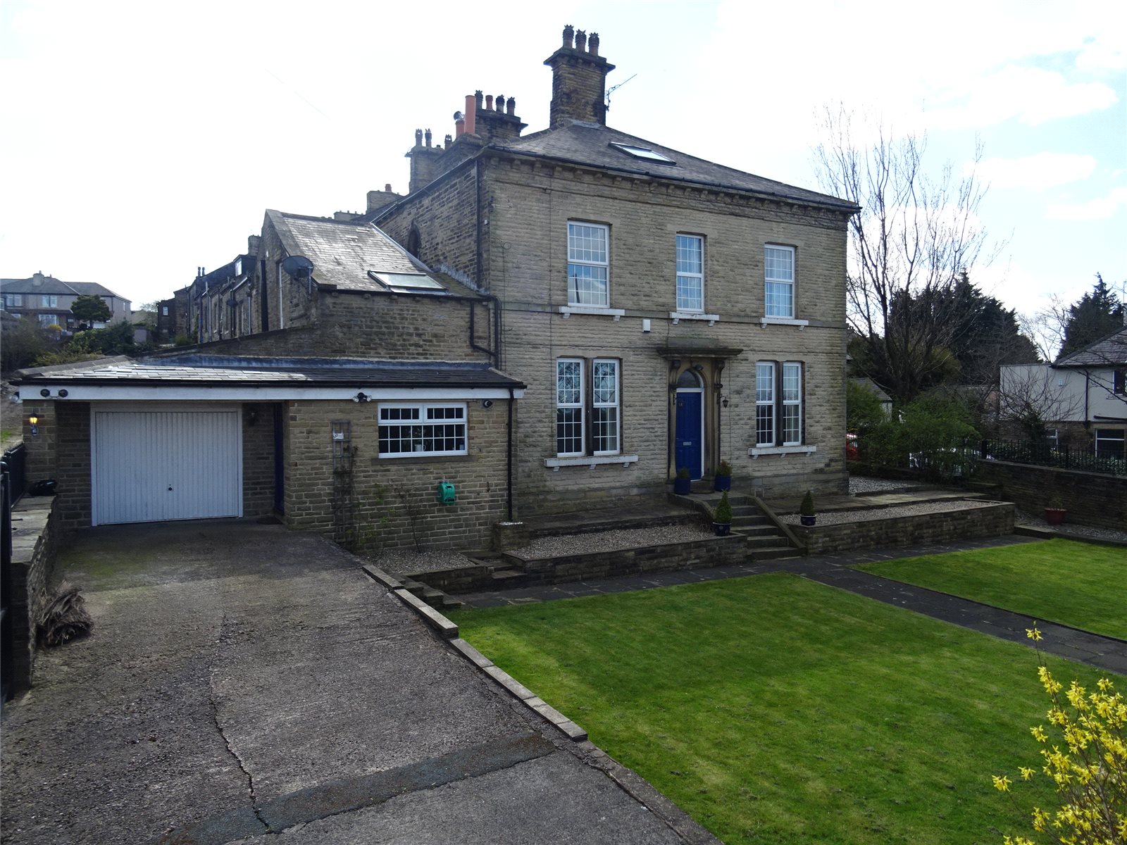 Whitegates Bradford 5 bedroom House Let Agreed in Bolton Road Bradford