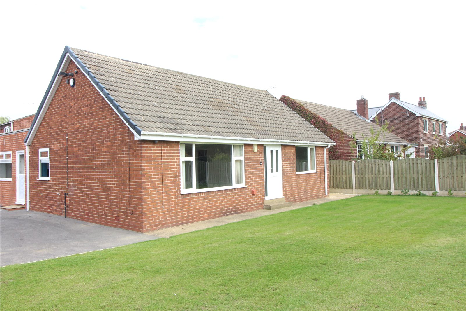 Lee Lane, Royston, Barnsley Whitegates