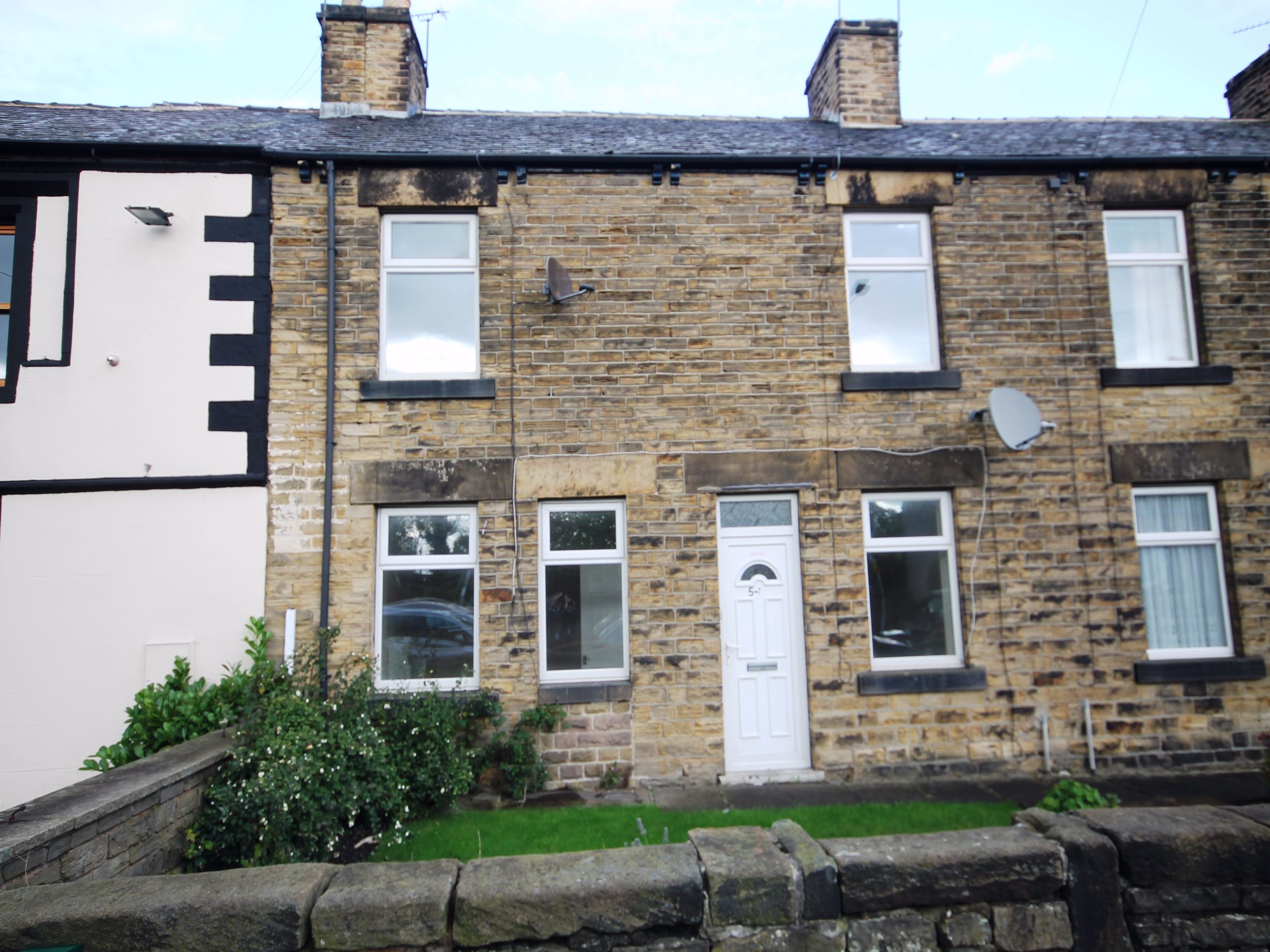 Whitegates Barnsley 3 bedroom House To Let in High Street Dodworth Barnsley