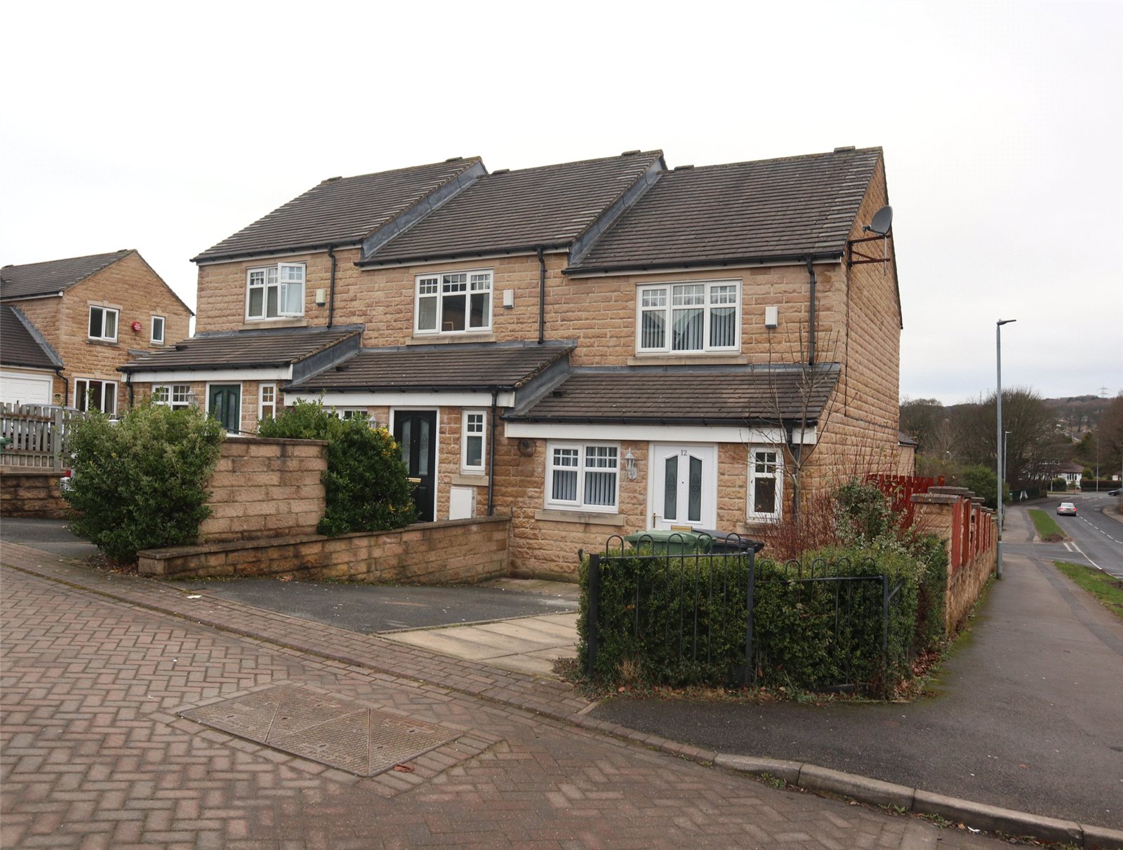 Whitegates Huddersfield 2 bedroom House To Let in Ferndale Court