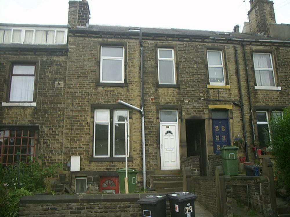 Whitegates Huddersfield 3 bedroom House To Let in Cross Lane Newsome