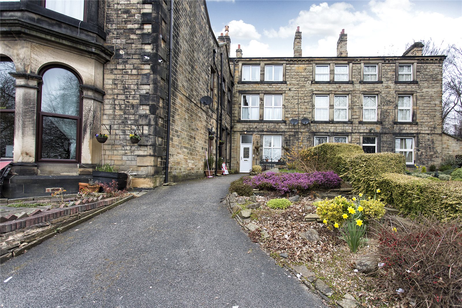 Whitegates Dewsbury 5 bedroom House SSTC in Ravens Lodge Huddersfield