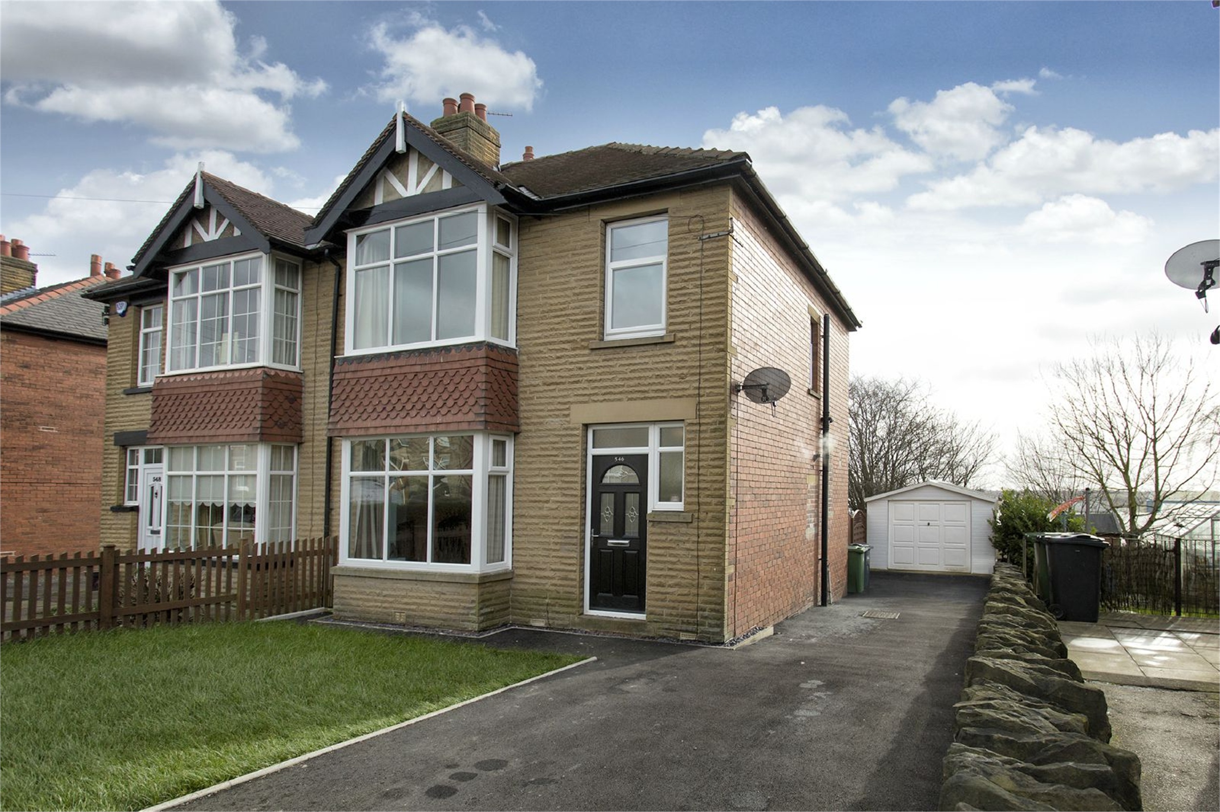 Whitegates Dewsbury 3 bedroom House SSTC in Leeds Road Dewsbury West