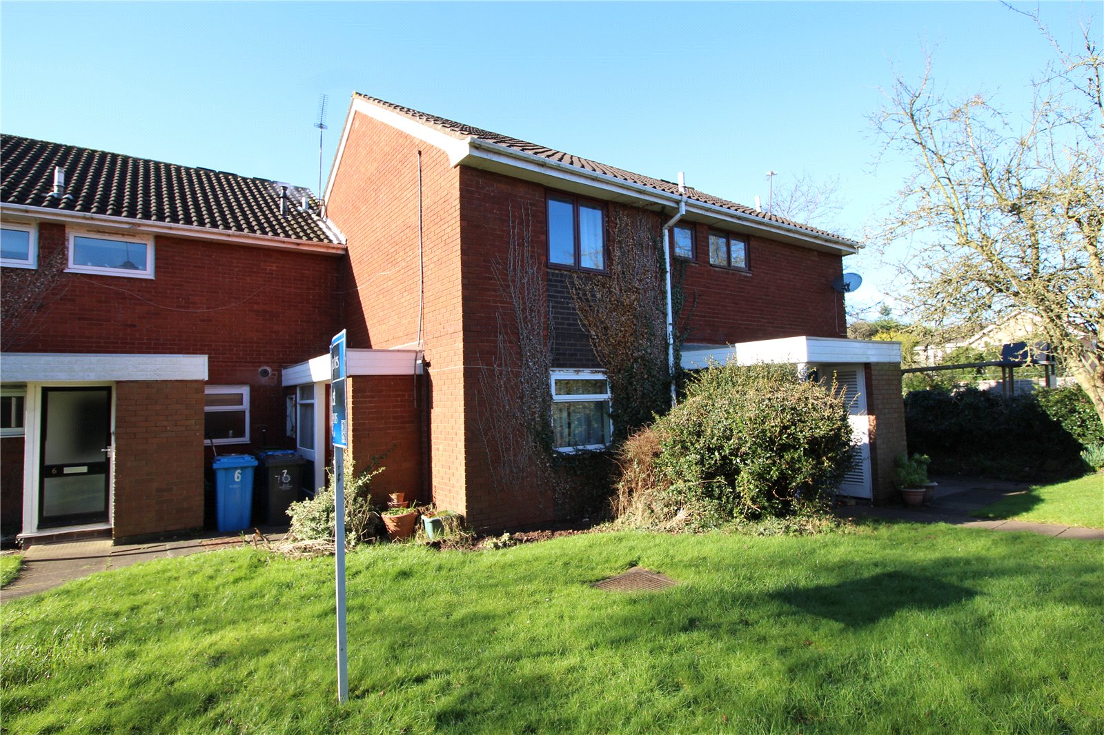 Whitegates Wolverhampton 2 bedroom Flat to rent in St Chads Close