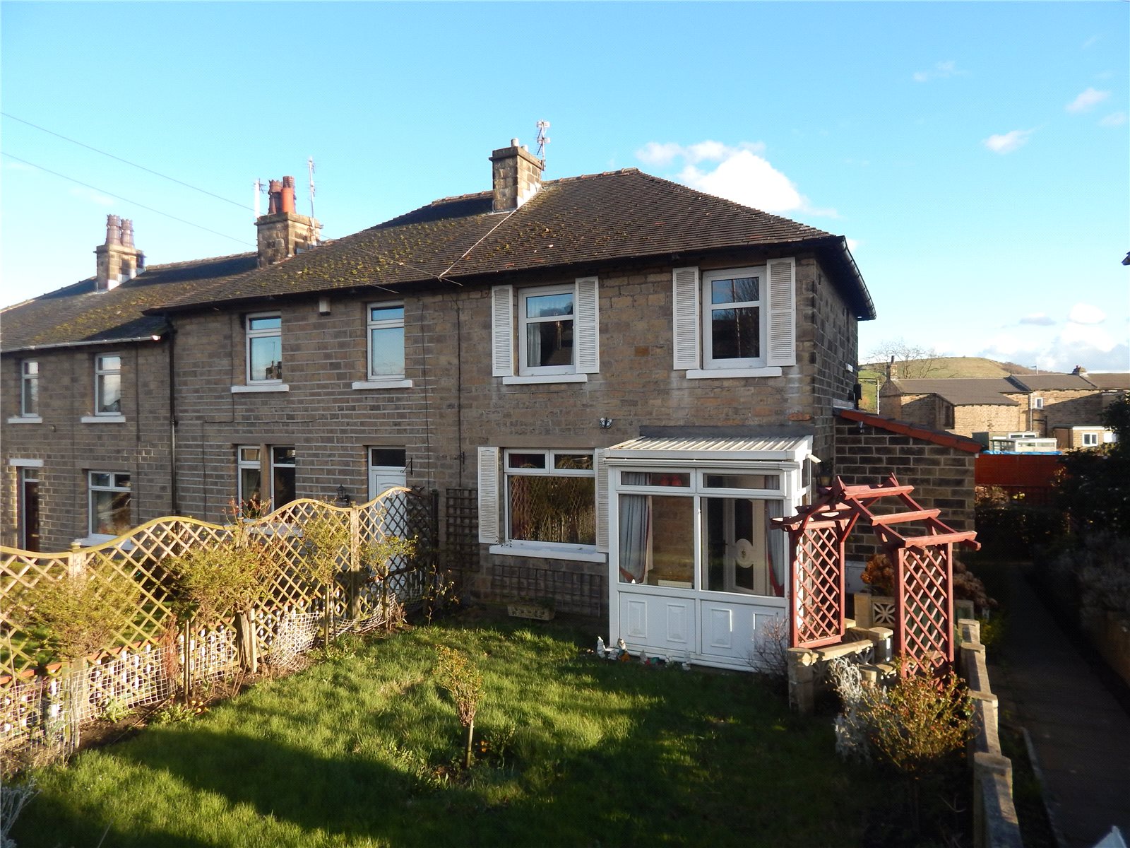 Whitegates Huddersfield 3 bedroom House to rent in Bradley Road Bradley