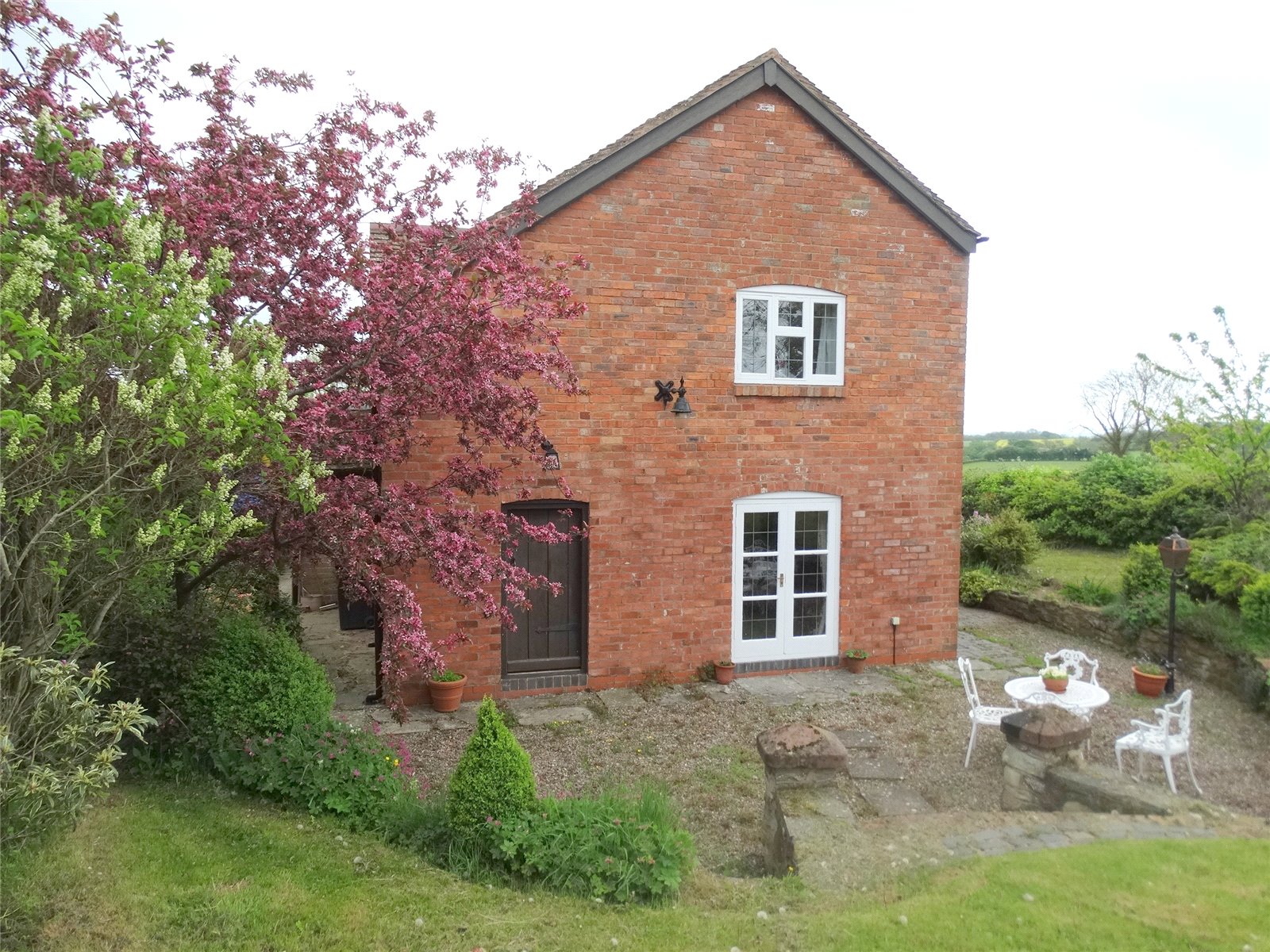 CJ Hole Worcester 3 bedroom Cottage for sale in CliftonOnTeme