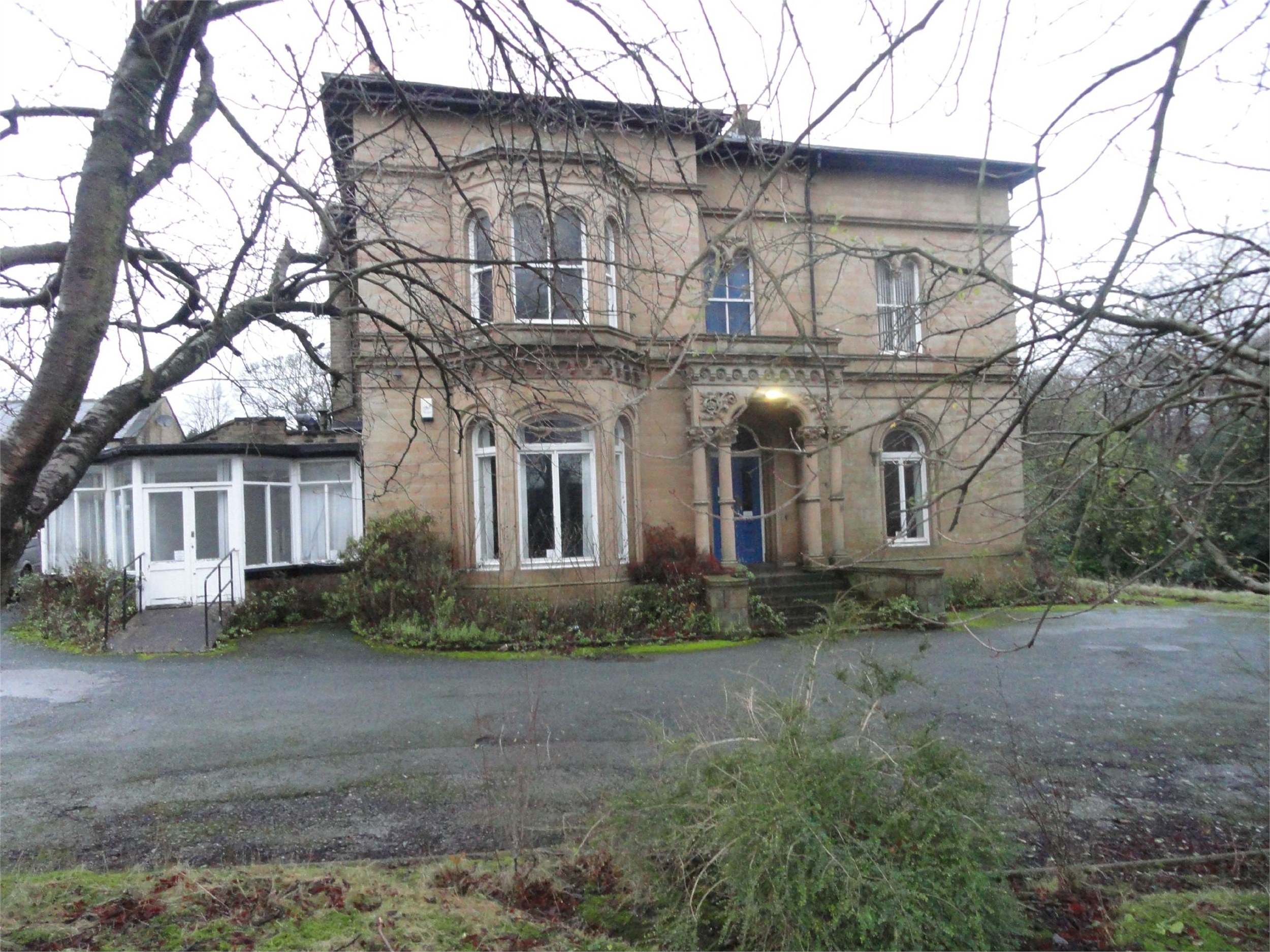 Whitegates Huddersfield 10 bedroom House SSTC in Thornhill Road