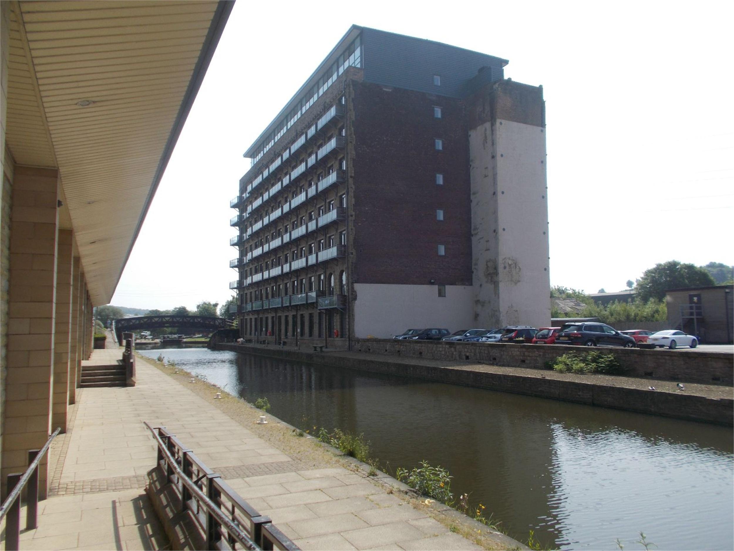 Whitegates Brighouse 2 bedroom Penthouse to rent in Millroyd Mill