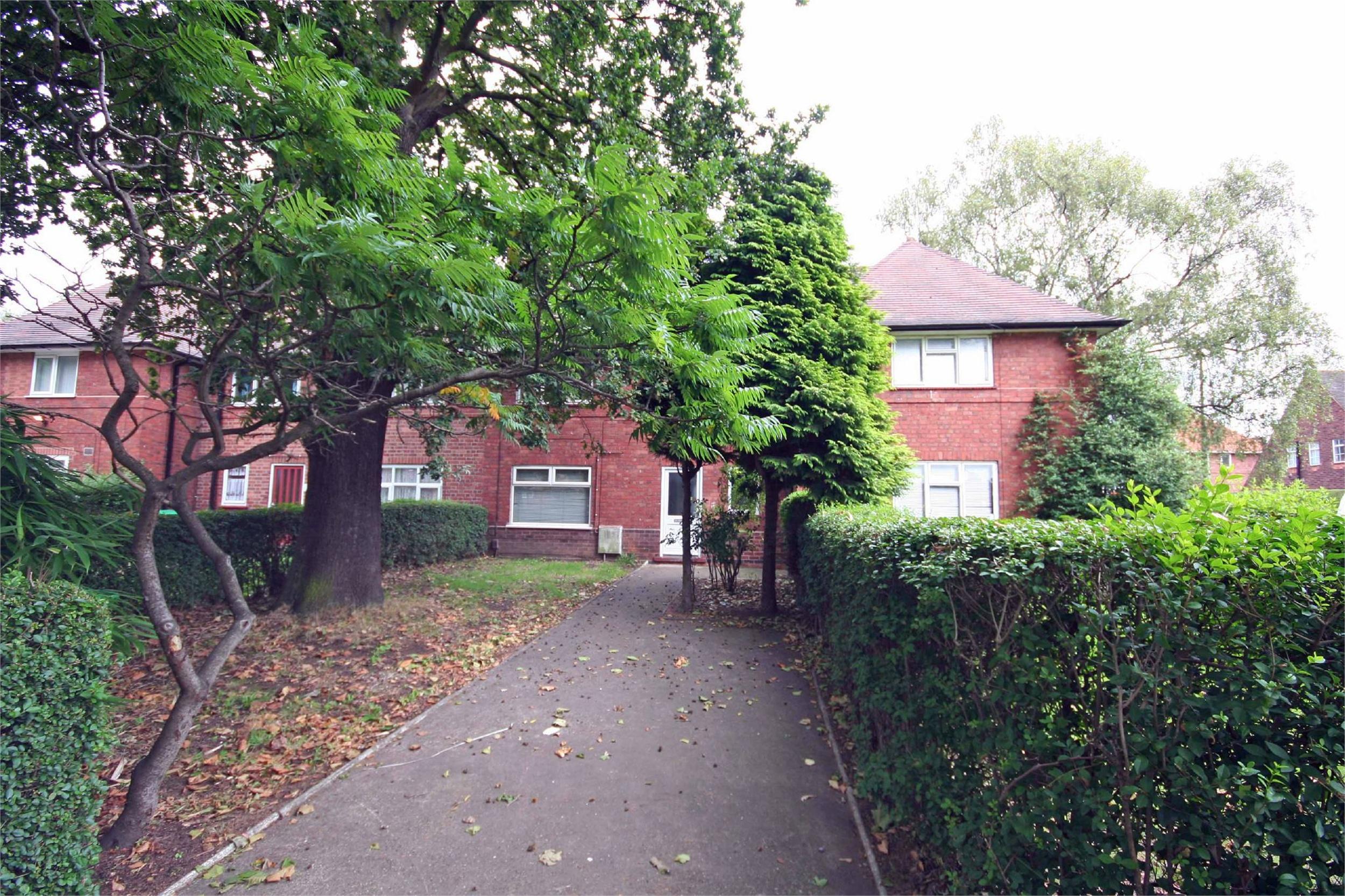 Whitegates Beeston 3 bedroom House to rent in Woodside Road, Beeston