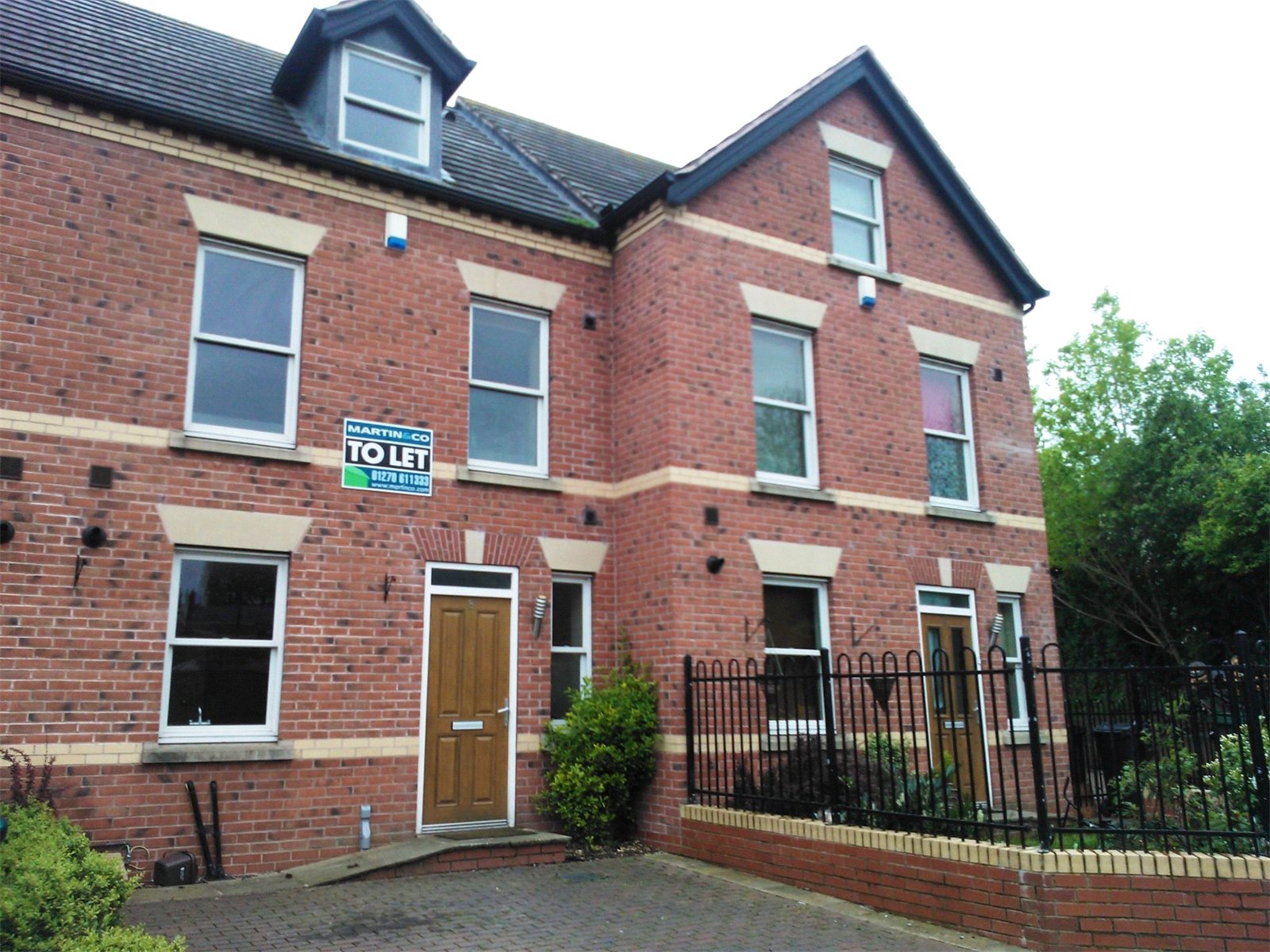 Whitegates Chester 3 bedroom House for sale in Weaver Grove Winsford