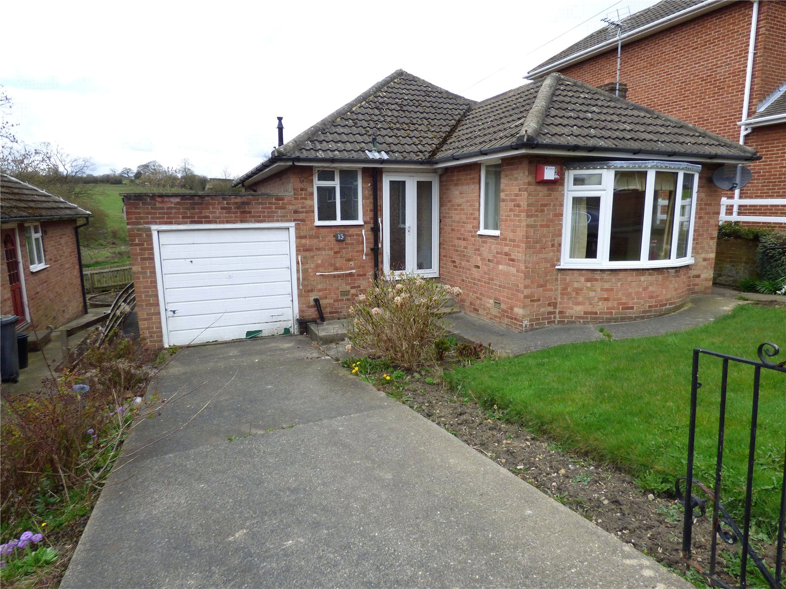 Whitegates Cleckheaton 2 bedroom Bungalow To Let in Moorside Rise