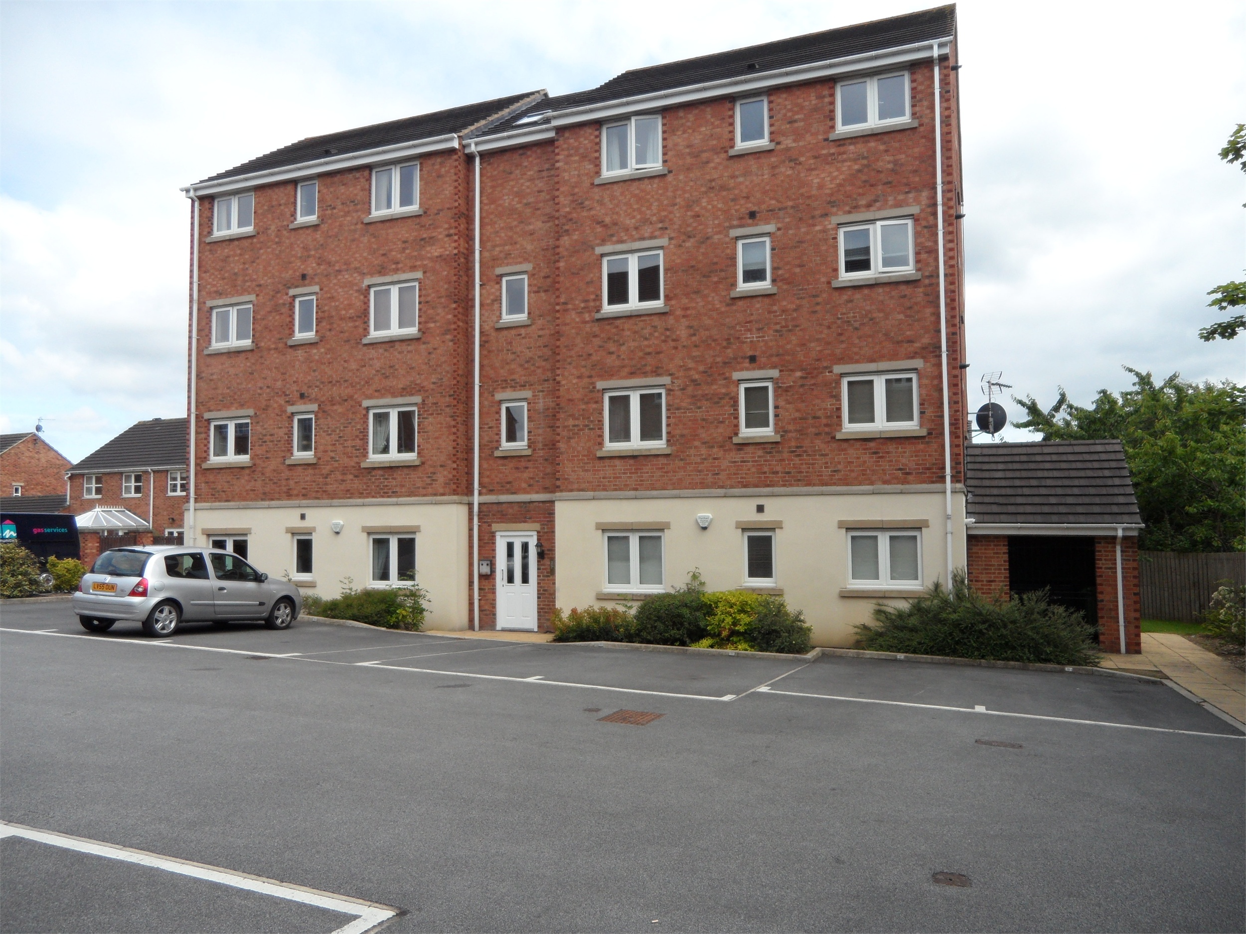 Whitegates Cleckheaton 2 bedroom Flat to rent in Laithe Hall Avenue