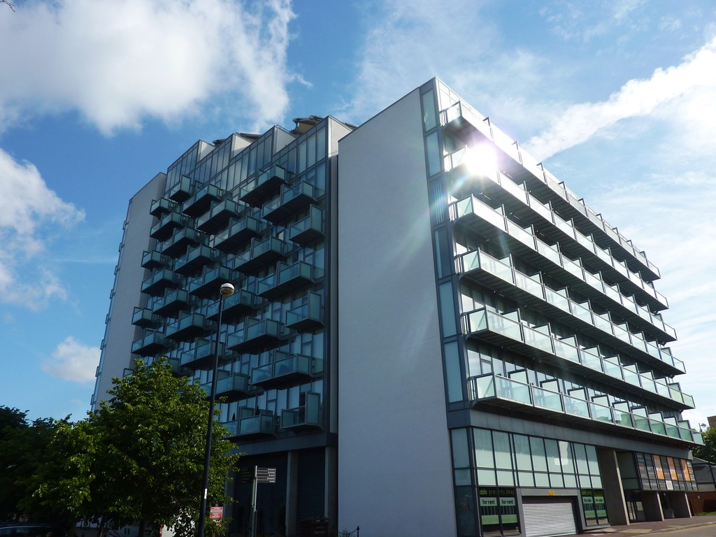 Martin Co Manchester Central Studio Apartment To Rent In Abito Abito Clippers Quay Salford Quays M50 Image 1
