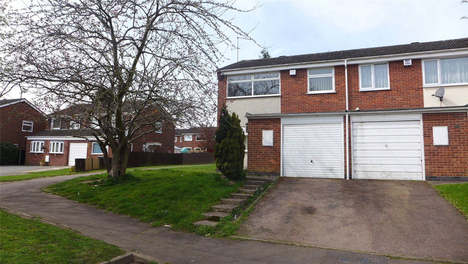 Whitegates Coventry 3 bedroom House for sale in Wareham Green Clifford