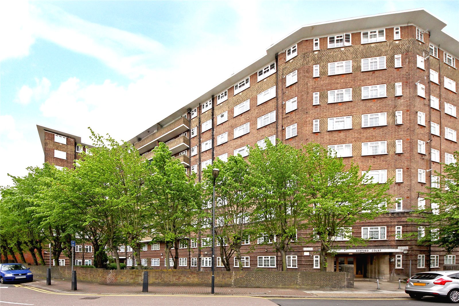 Ellis & Co Willesden Green 3 bedroom Flat SSTC in Ashford Court Ashford