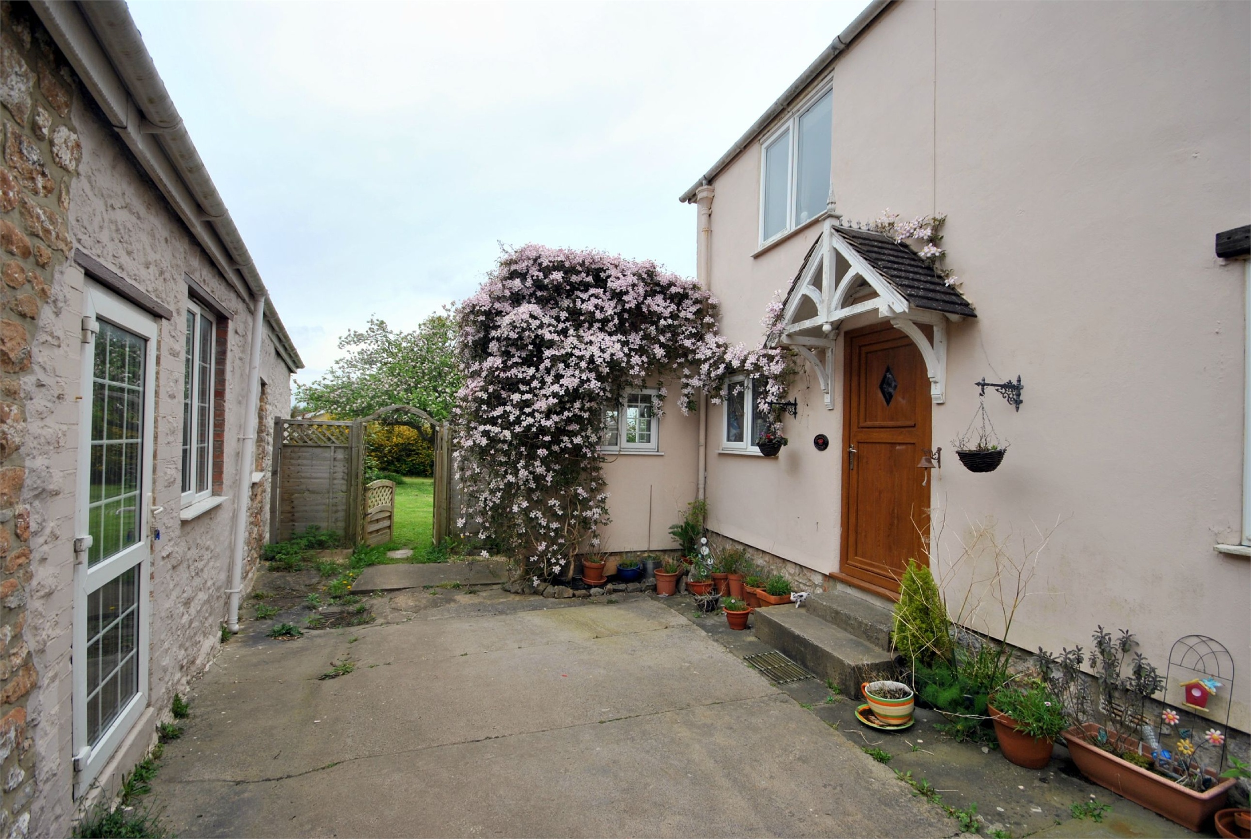 CJ Hole 3 bedroom Cottage for sale in Station Road Sandford