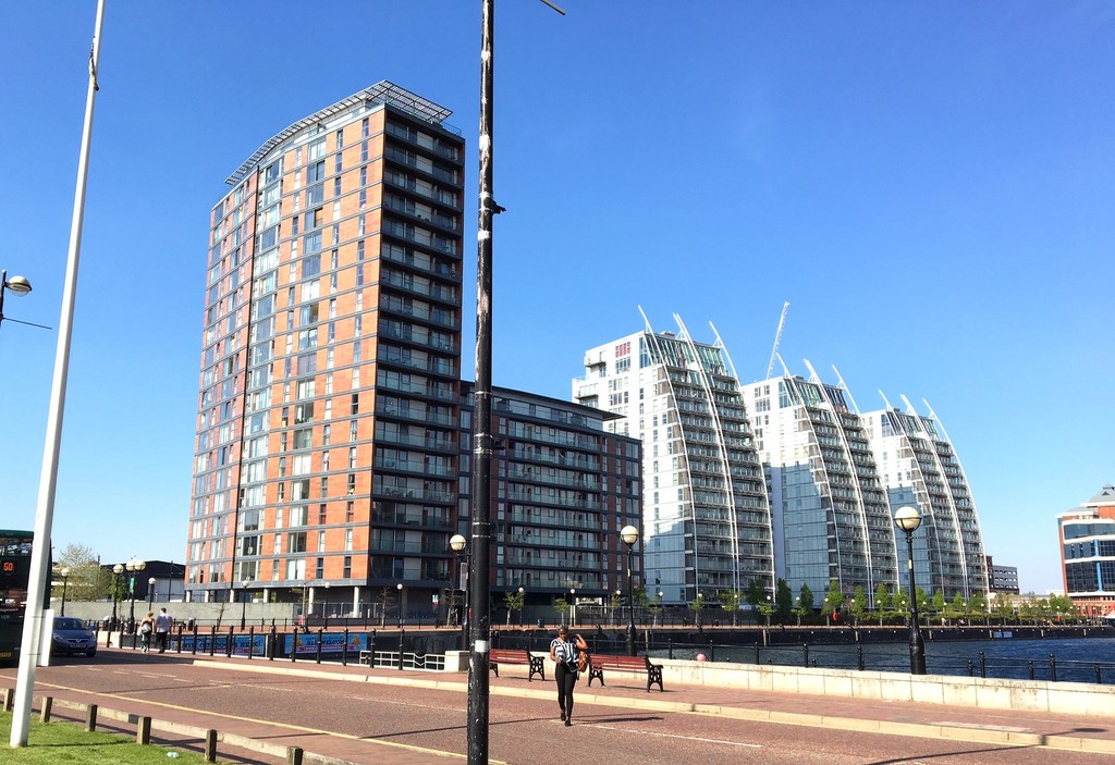 Martin Co Manchester Central 2 Bedroom Apartment For In City City Lofts Salford Quays M50 Image 1
