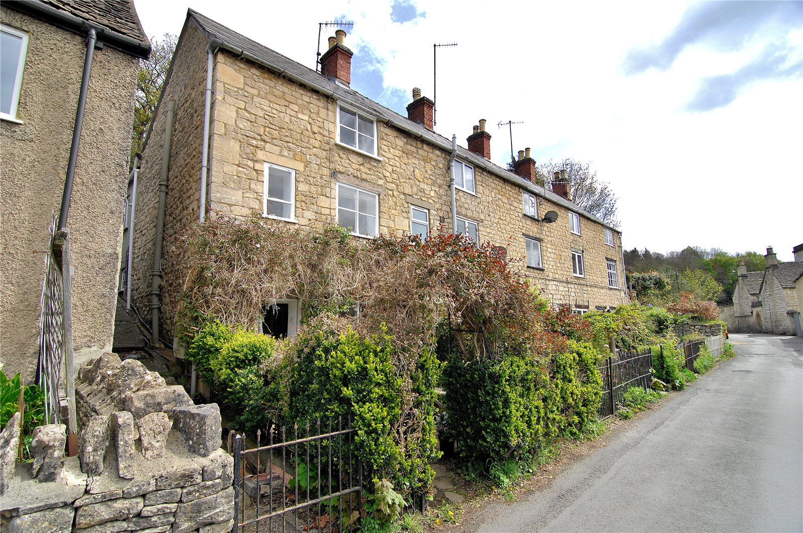Parkers Nailsworth 2 bedroom Cottage for sale in Pump Row Watledge Nailsworth GL6 Parkers