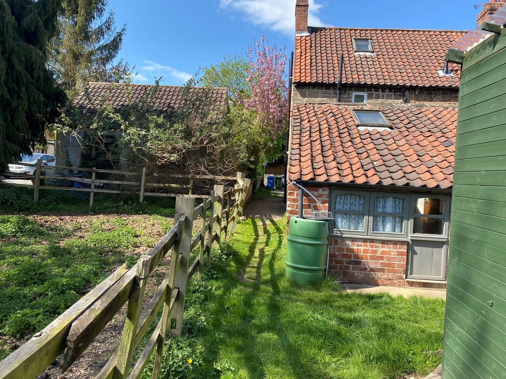 Martin & Co Worksop 2 bedroom Cottage Let in Low Street, Carlton In