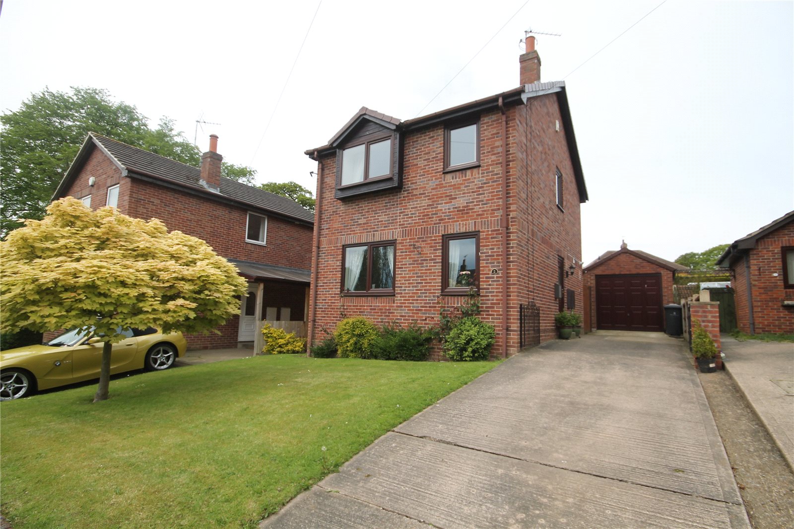 Whitegates Barnsley 3 bedroom House for sale in Manor Park Silkstone