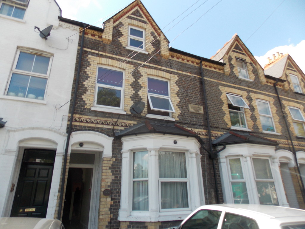 Martin & Co Reading 1 bedroom Studio To Let in Whitley St, Reading