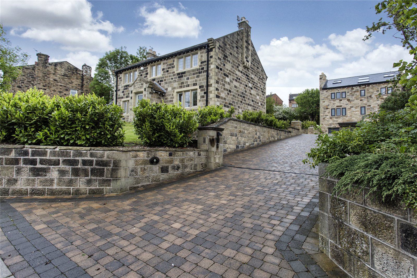 Whitegates Dewsbury 4 bedroom House for sale in Brookroyd Lane Birstall