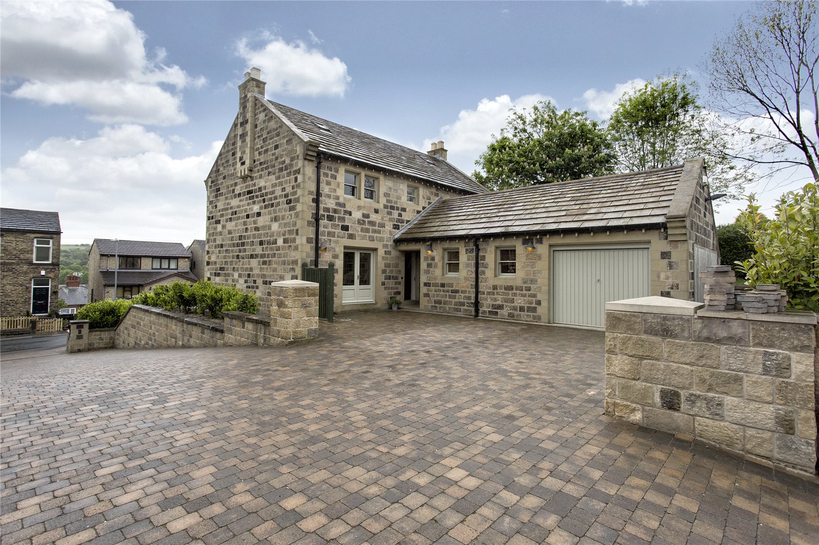 Whitegates Dewsbury 4 bedroom House for sale in Brookroyd Lane Birstall