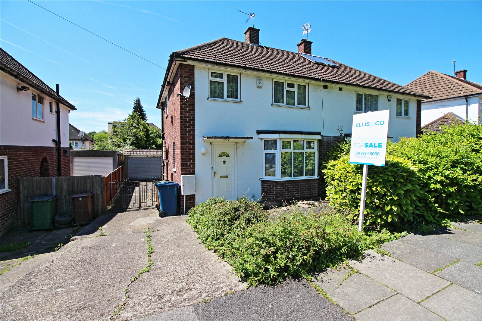 Estate agents and letting agents in the UK. Houses, flats and new homes