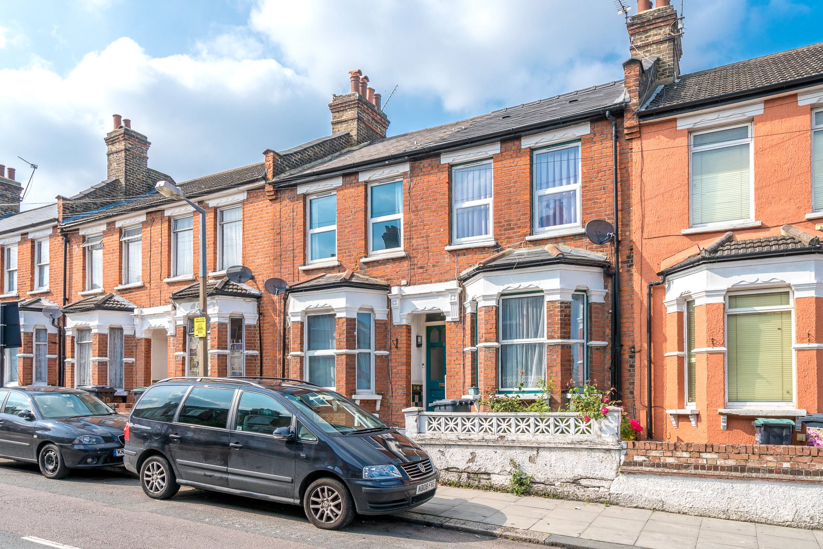 Estate agents and letting agents in the UK. Houses, flats and new homes