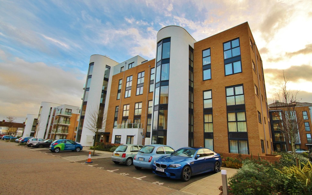 Martin & Co Cambridge 2 bedroom Apartment Let in Pym Court, Cromwell Road