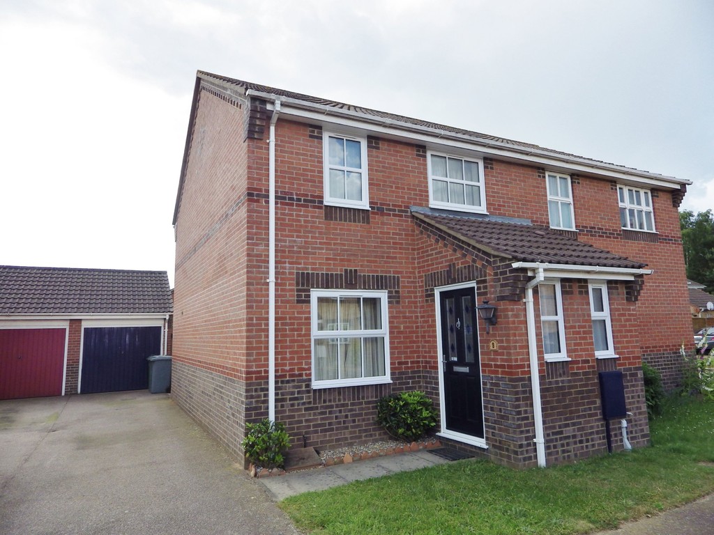 Martin & Co Norwich 3 bedroom SemiDetached House Let in Thorpe Marriott