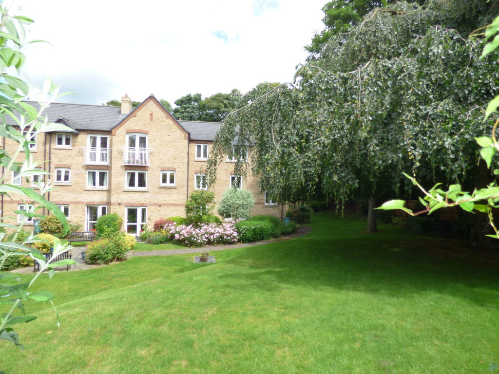 Martin & Co Bury St Edmunds 2 bedroom Ground Floor Flat Let in Lacy