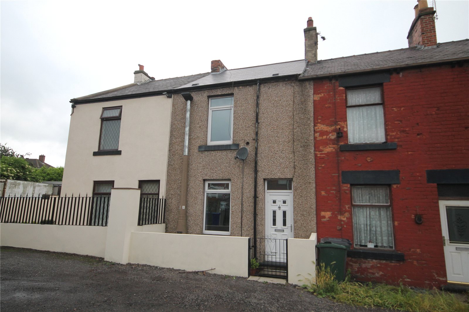 Whitegates Barnsley 2 bedroom House SSTC in Barugh Green Road Barugh