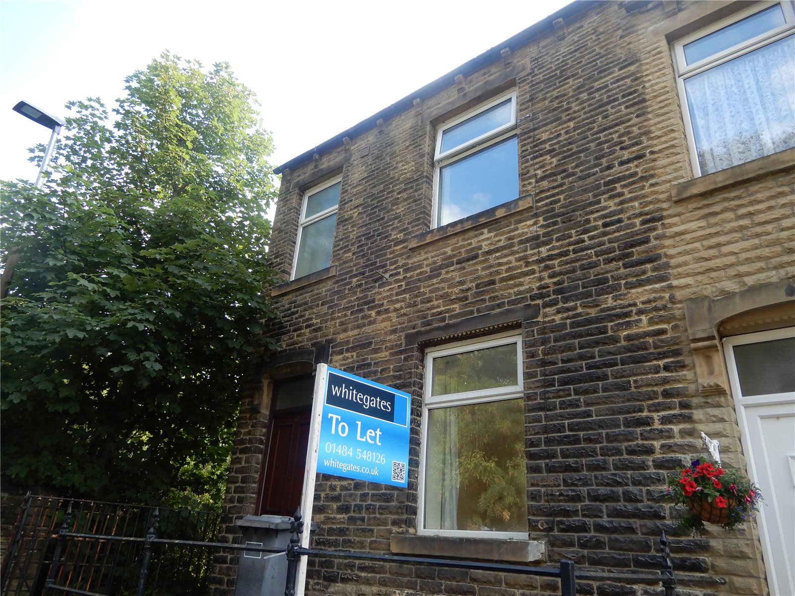 Whitegates Huddersfield 2 bedroom House to rent in Whitegate Road Newsome Huddersfield HD4