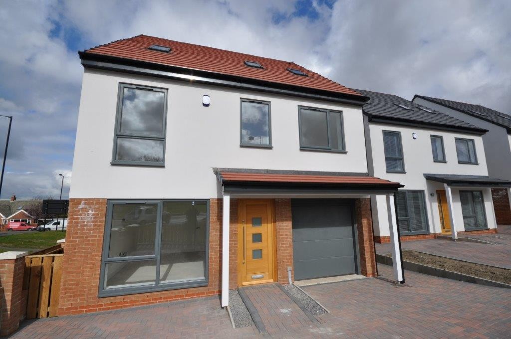 Martin & Co Sunderland 5 bedroom Detached House Let in Tunstall Village