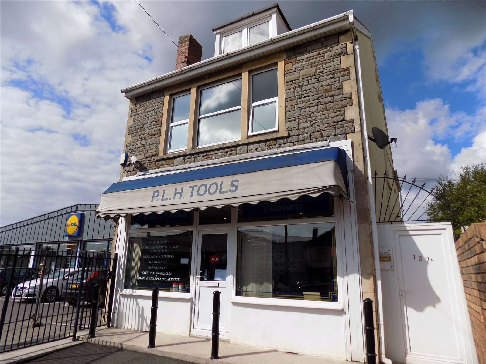 CJ Hole Hanham 3 bedroom to rent in High Street Hanham