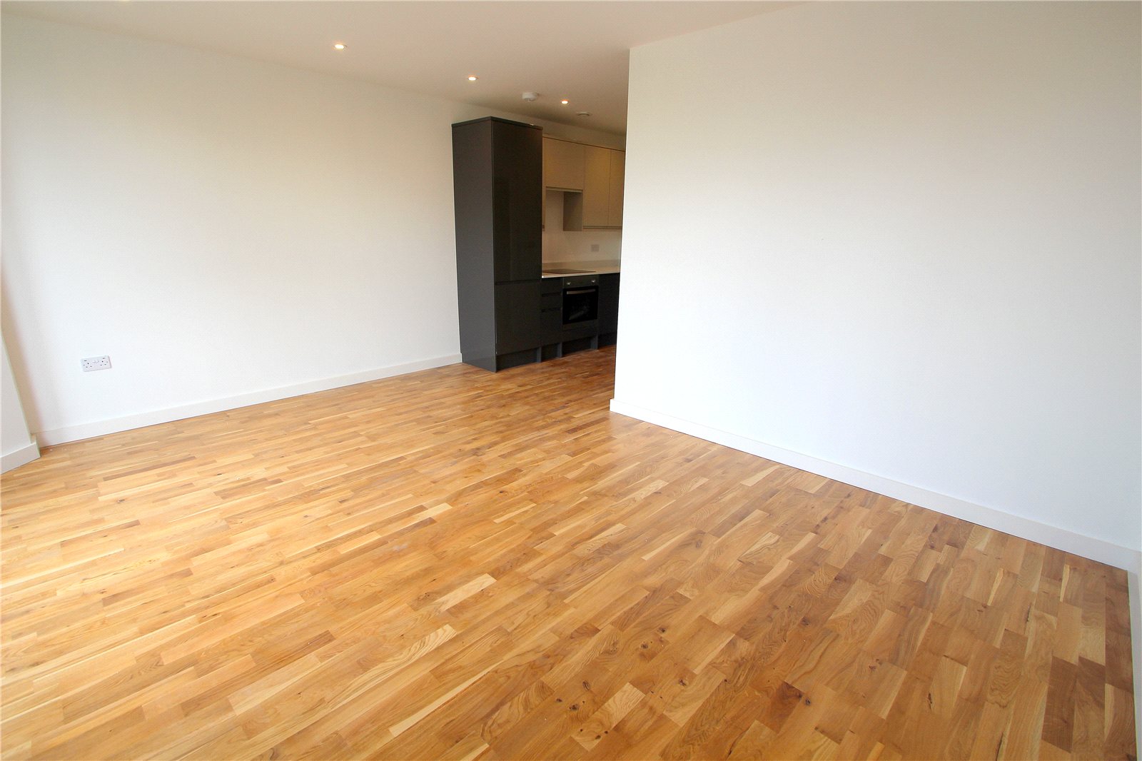 CJ Hole Southville 2 bedroom Flat to rent in Coronation Road Southville