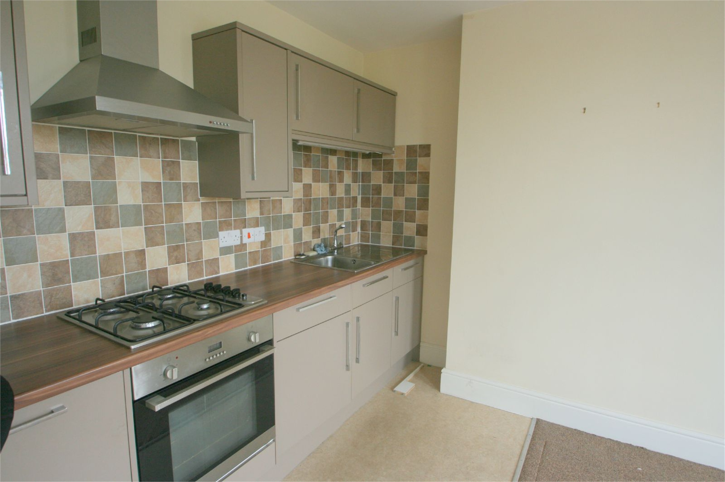 CJ Hole Southville 2 bedroom Flat to rent in Coronation Road