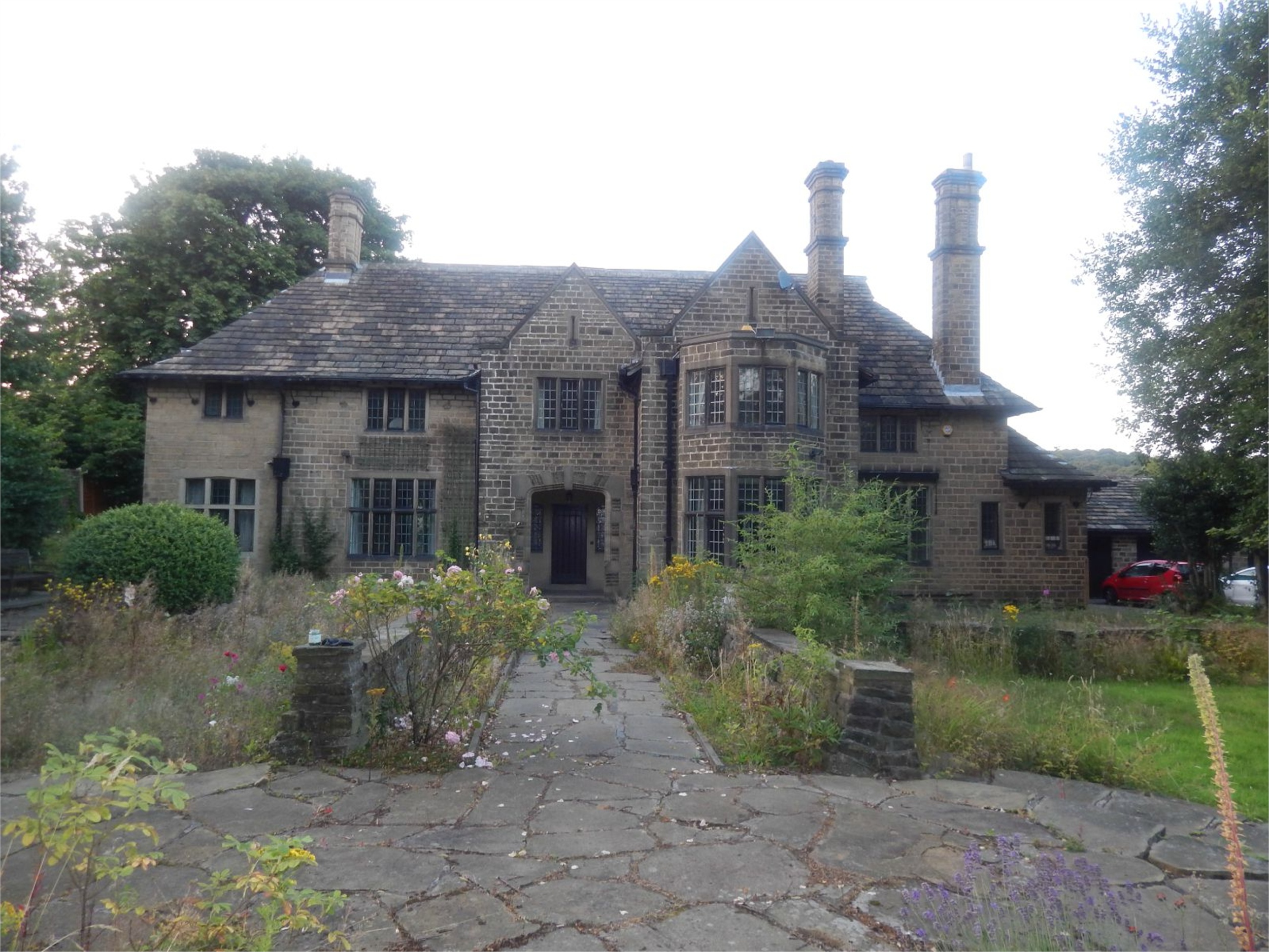 Whitegates Huddersfield 6 bedroom House to rent in Birkby Road Birkby