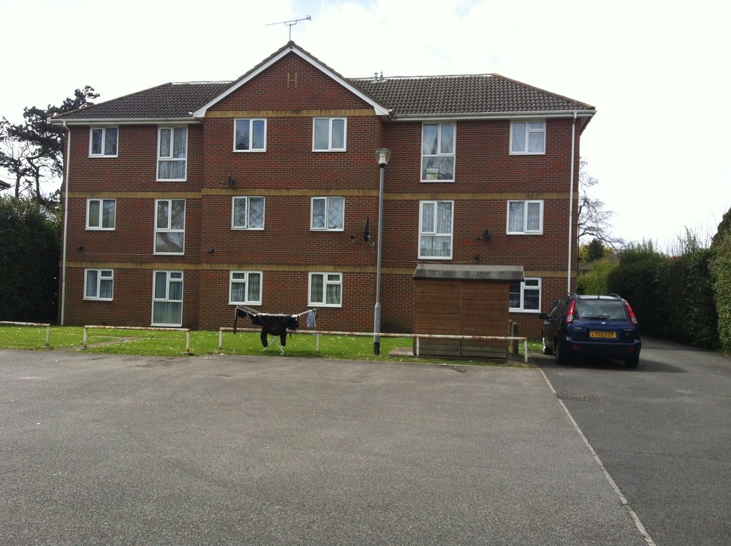 Martin & Co Southampton City 1 bedroom Apartment Let in Spring Court