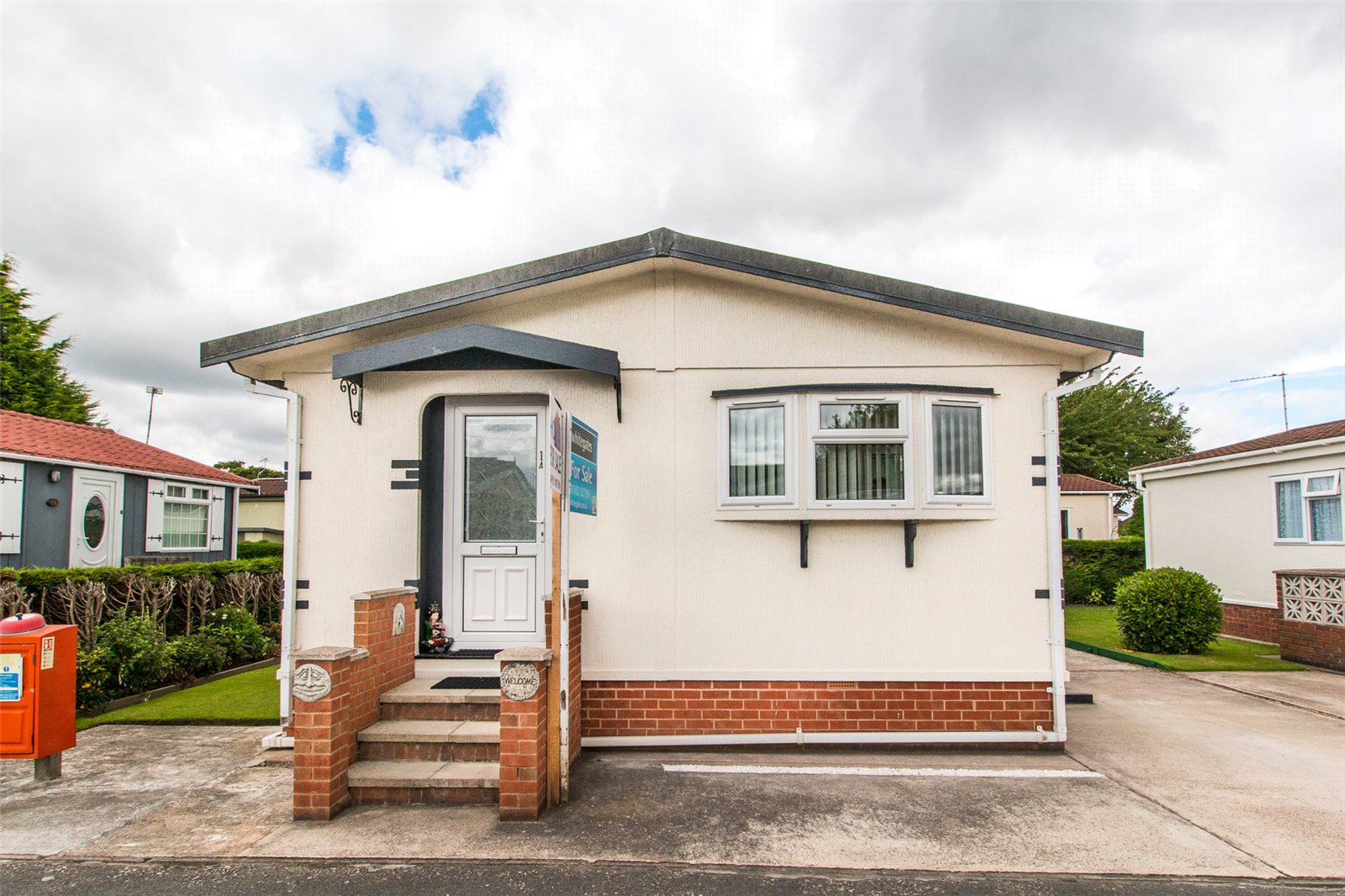 Whitegates Doncaster 2 bedroom House for sale in Palm Grove Court Thorne Doncaster DN8 Whitegates