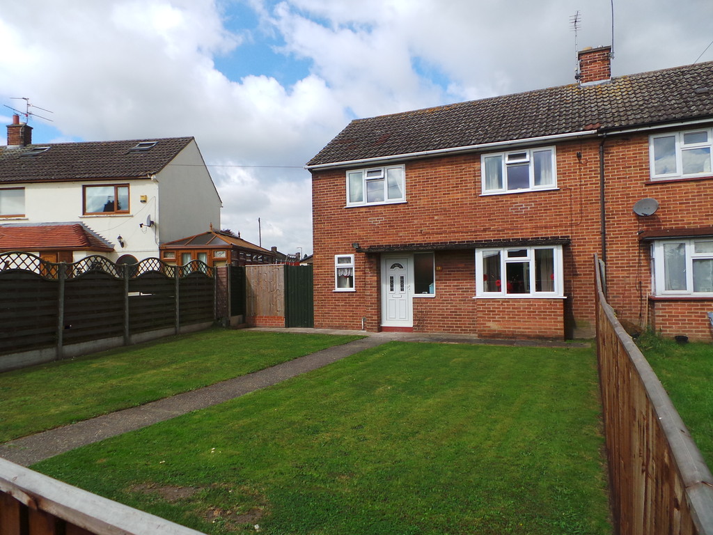 Martin & Co Gainsborough 3 bedroom SemiDetached House Let in Heapham