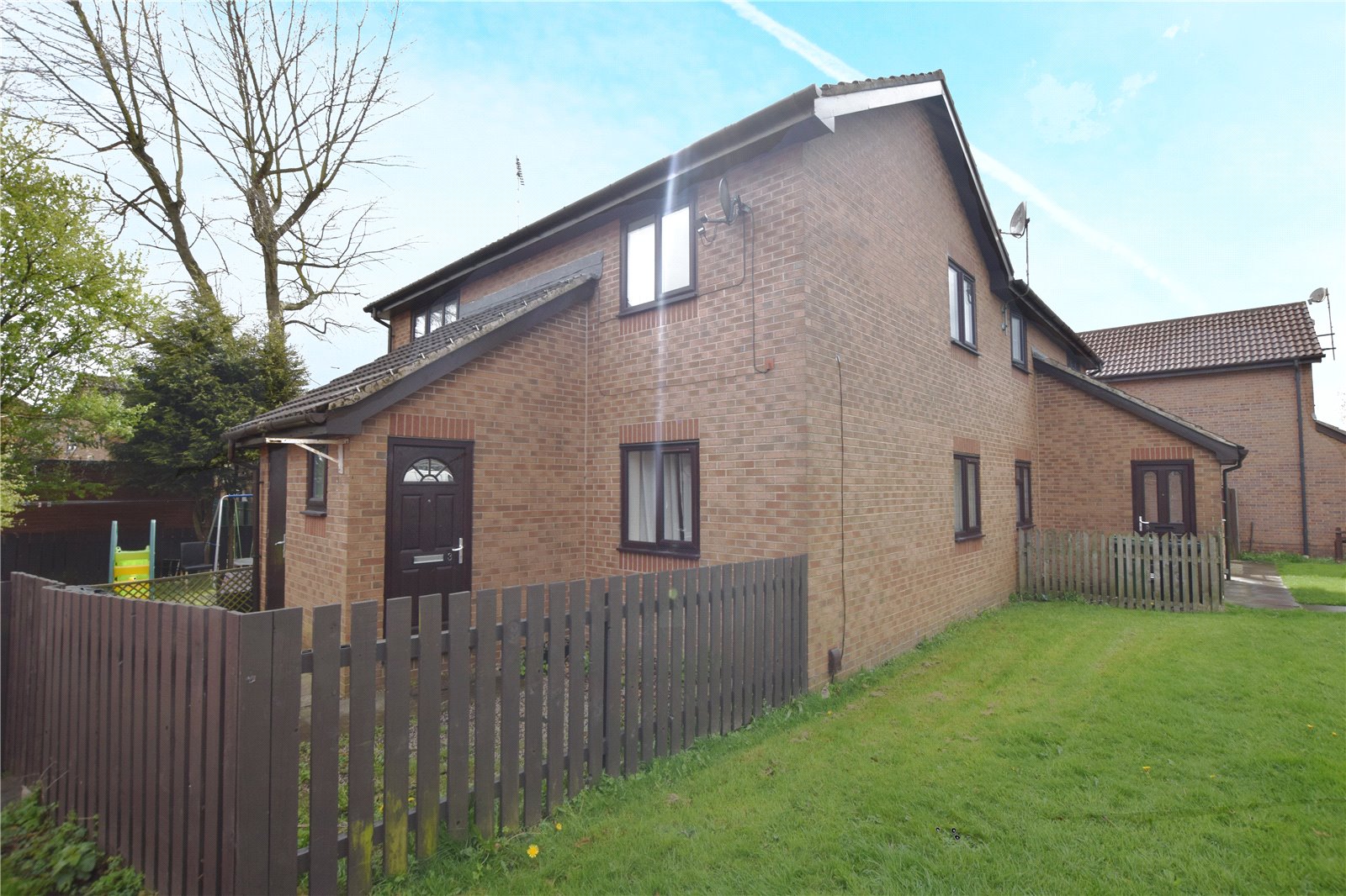 Whitegates South Leeds 2 bedroom Flat to rent in Middleton Park Road