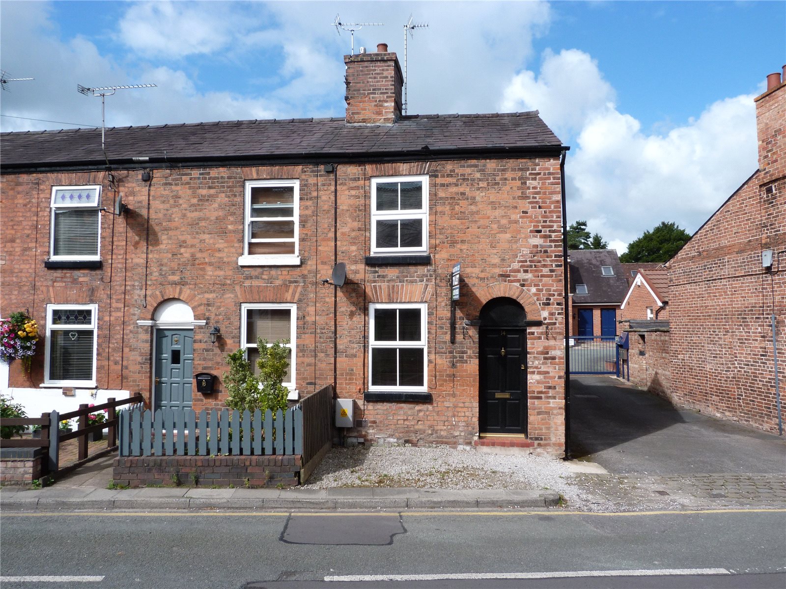 Whitegates Crewe 2 bedroom Cottage for sale in Marsh Lane Nantwich