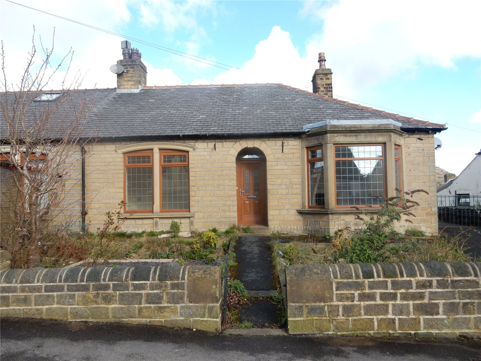 Whitegates Huddersfield 2 bedroom Bungalow for sale in Tom Lane