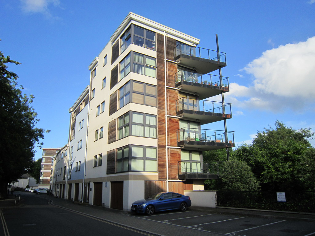 Martin & Co Maidstone 2 bedroom Apartment Let in Clifford Way, Maidstone