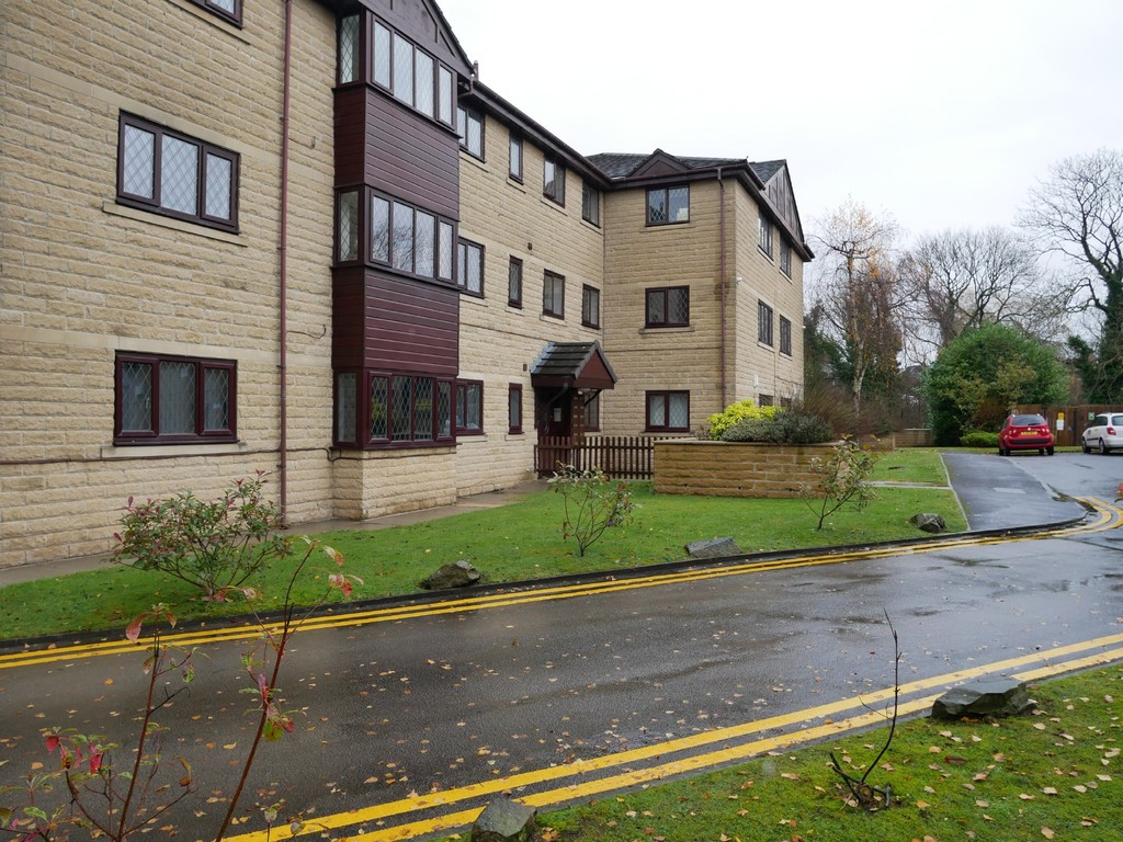 Martin & Co Manchester Prestwich 2 bedroom Apartment Let in Victoria Mews, Parr Lane, Unsworth