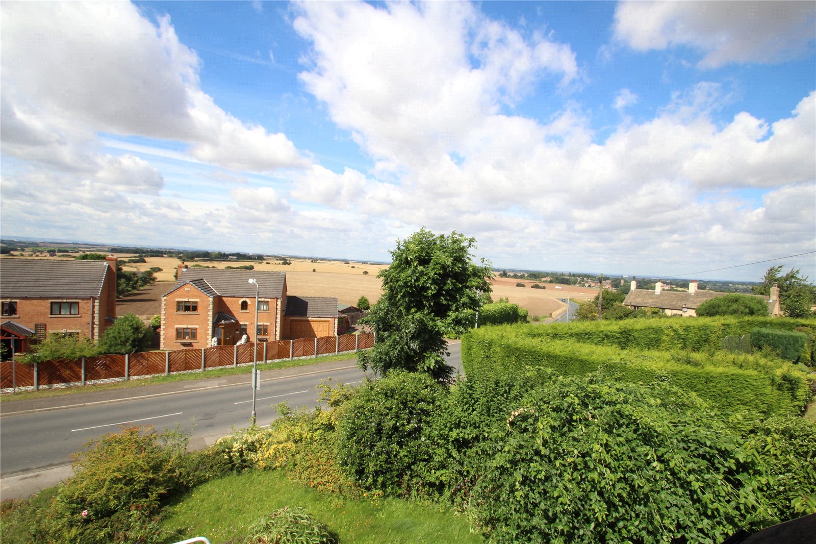 Whitegates Pontefract 3 bedroom House SSTC in Field Lane Upton West